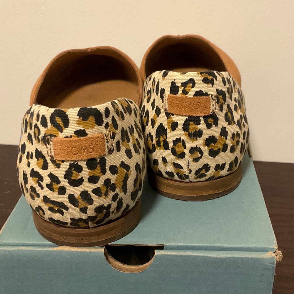 TOMS Women's Carmel Brown Suede and Leopard Print Flats - Picture 2 of 6